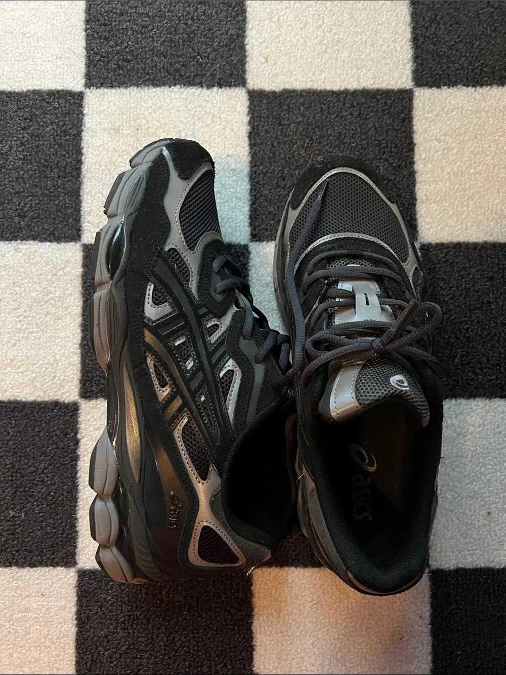 ASICS Men’s Black and Gray Athletic Trainers